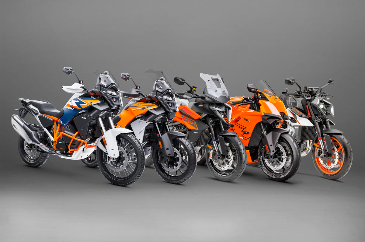 Mileage, - 2026 Price Duke 890 KTM Duke Megawatt Carbon  188cm スキー Colours, BikeDekho | Images スキー